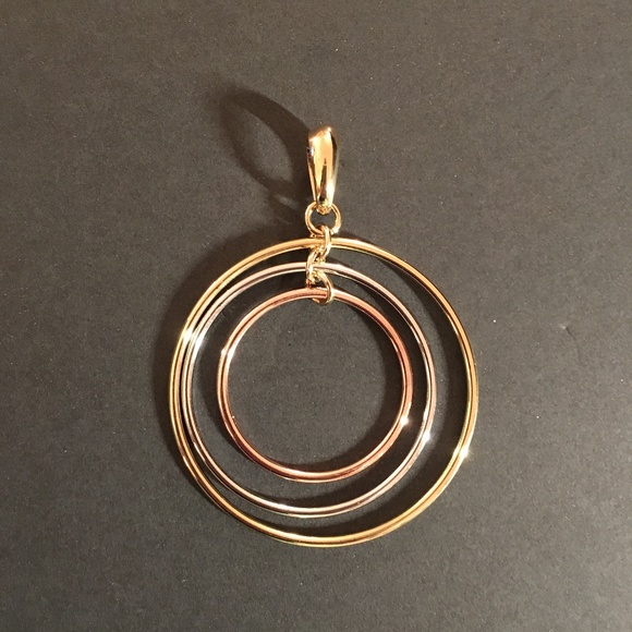 Lia Sophia Necklace Circle Charm NWOT - Picture 1 of 4